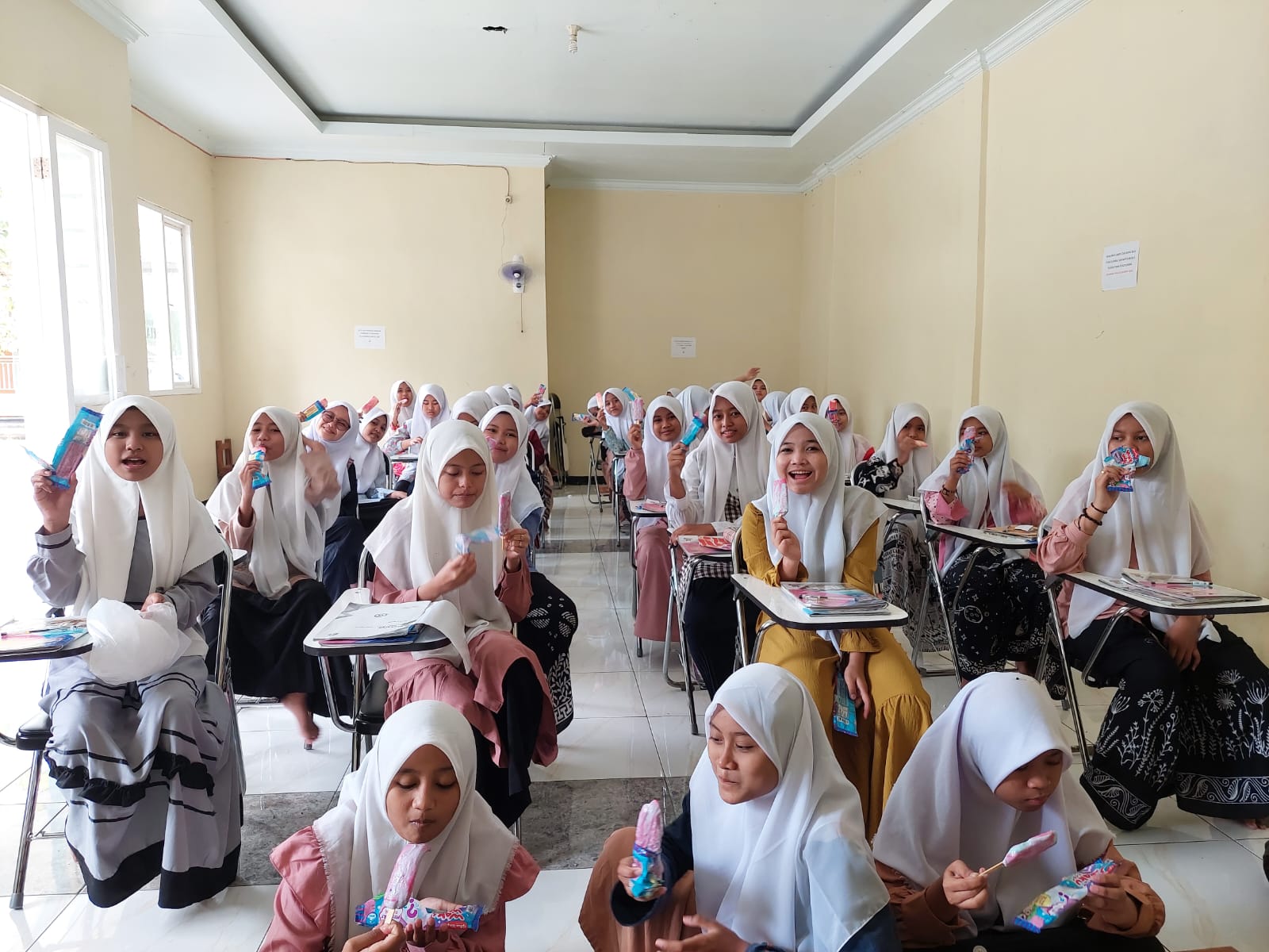 SELAMAT HARI GURU